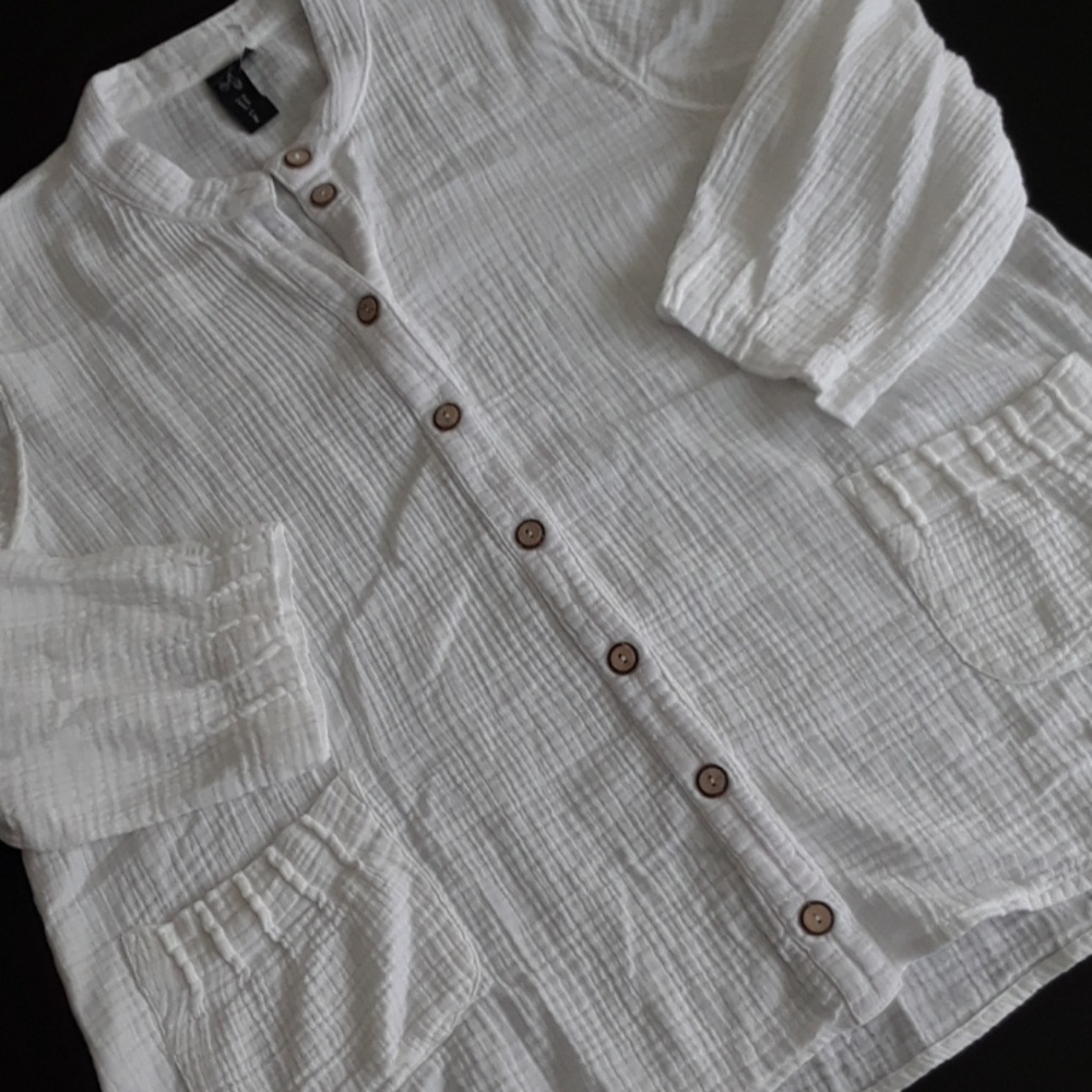 FOCUS..CASUAL LIFE..NWOT..MEDIUM